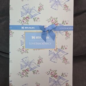 LoveShackFancy Stanley w/Gift Box White & Blue Ribbon 40 oz